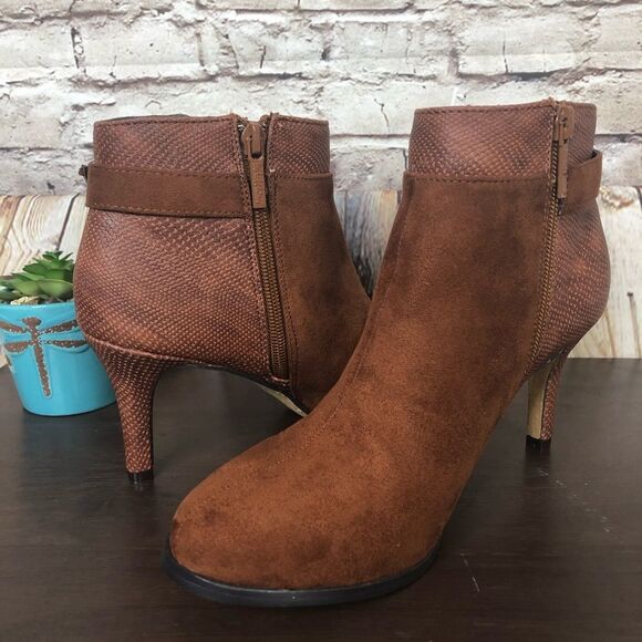 NEW Michael Antonio Size 7.5 Fremont Cognac Microfiber Heeled Ankle Booties - Picture 6 of 7